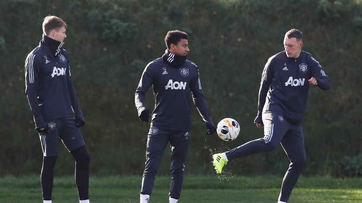 Jesse Lingard sudah fit untuk memperkuat Manchester United di laga melawan Partizan Belgrade di Liga Europa (Foto: Jason Cairnduff/Action Images via Reuters)