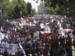 18 Orang Tewas dalam Kerusuhan, Ribuan Warga Chile Mogok Massal