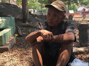 Kisah Mbah Mojo yang 30 Tahun Tinggal di Kuburan Kisah Mbah Mojo yang 30 Tahun Tinggal di Kuburan