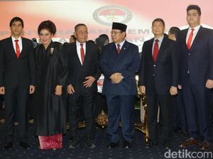 Sertijab Menhan, Prabowo Ditemani Keluarga dan Sahabat