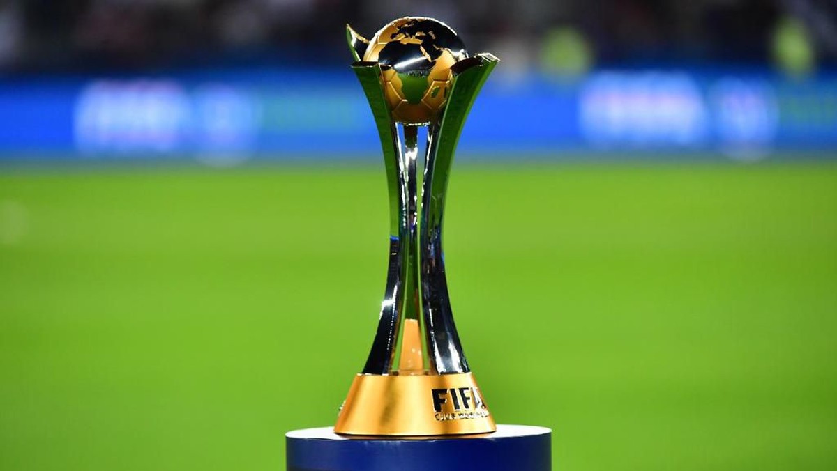 Trofi Piala Dunia Antarklub. (Foto: Giuseppe Cacace / AFP)
