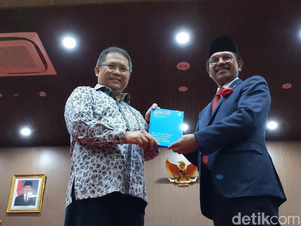Ada Jack Ma Saat Sertijab Menkominfo Rudiantara ke Johnny Ada Jack Ma Saat Sertijab Menkominfo Rudiantara ke Johnny