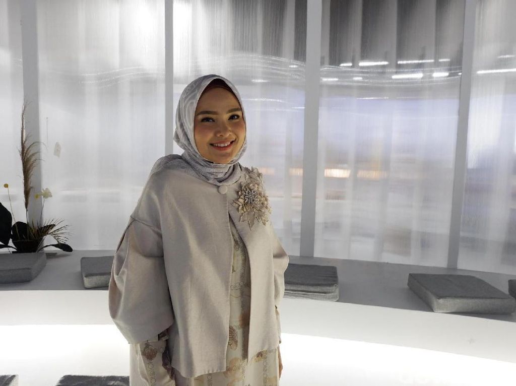 Jenuh, Ria Miranda Sempat Mau Menyerah Jadi Desainer Jenuh, Ria Miranda Sempat Mau Menyerah Jadi Desainer