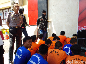 Polisi Tangkap 51 Bandit di Makassar, Puluhan Busur Panah Disita