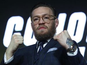 Rayakan Natal, McGregor Berikan Donasi Rp 450 Juta untuk Tunawisma Rayakan Natal, McGregor Berikan Donasi Rp 450 Juta untuk Tunawisma