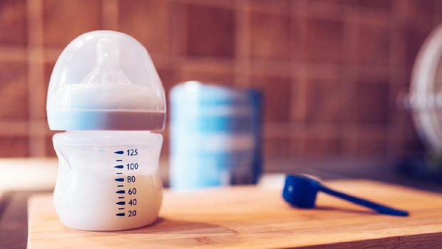 Cara tepat merebus botol susu bayi