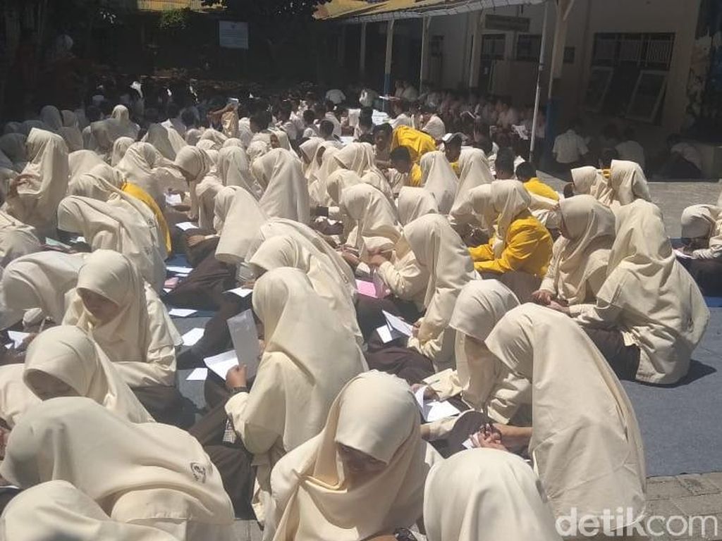 Ratusan Siswa Surati Mendikbud Nadiem, Ada yang Minta Aplikasi Bimbel Gratis Ratusan Siswa Surati Mendikbud Nadiem, Ada yang Minta Aplikasi Bimbel Gratis