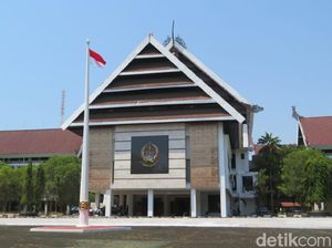 APBD Sulsel 2023 Defisit Rp 1,5 T Dianggap Hal Biasa Pihak Andi Sudirman APBD Sulsel 2023 Defisit Rp 1,5 T Dianggap Hal Biasa Pihak Andi Sudirman