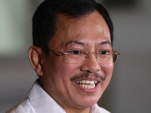 Menkes Terawan Terlihat Suka Senyum, Tanda Orang Tak Punya Beban? Menkes Terawan Terlihat Suka Senyum, Tanda Orang Tak Punya Beban?