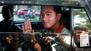 Usai Bertemu Megawati, Gibran Tinggalkan Teuku Umar