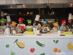 Kecintaan Si Kecil pada Pola Makan Sehat Bisa Tumbuh dengan Memasak