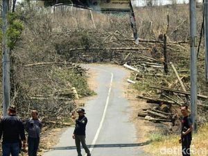 Fasilitas Umum di Kawah Wurung Rusak Terimbas Badai dan Kebakaran Ijen