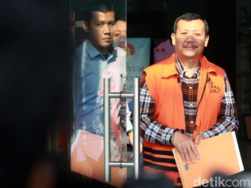 Eks Sekda Jabar Iwa Karniwa Disidang Kasus Suap Meikarta Hari Ini Eks Sekda Jabar Iwa Karniwa Disidang Kasus Suap Meikarta Hari Ini