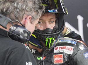 Burgess: Mungkin Karena Rossi Sudah Terlalu Lama Balapan