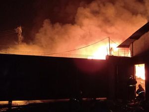 Gudang Plastik di Kosambi Tangerang Terbakar, 5 Unit Damkar Dikerahkan