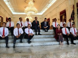 Lesehan Lagi, Jokowi Umumkan Jajaran Wakil Menteri