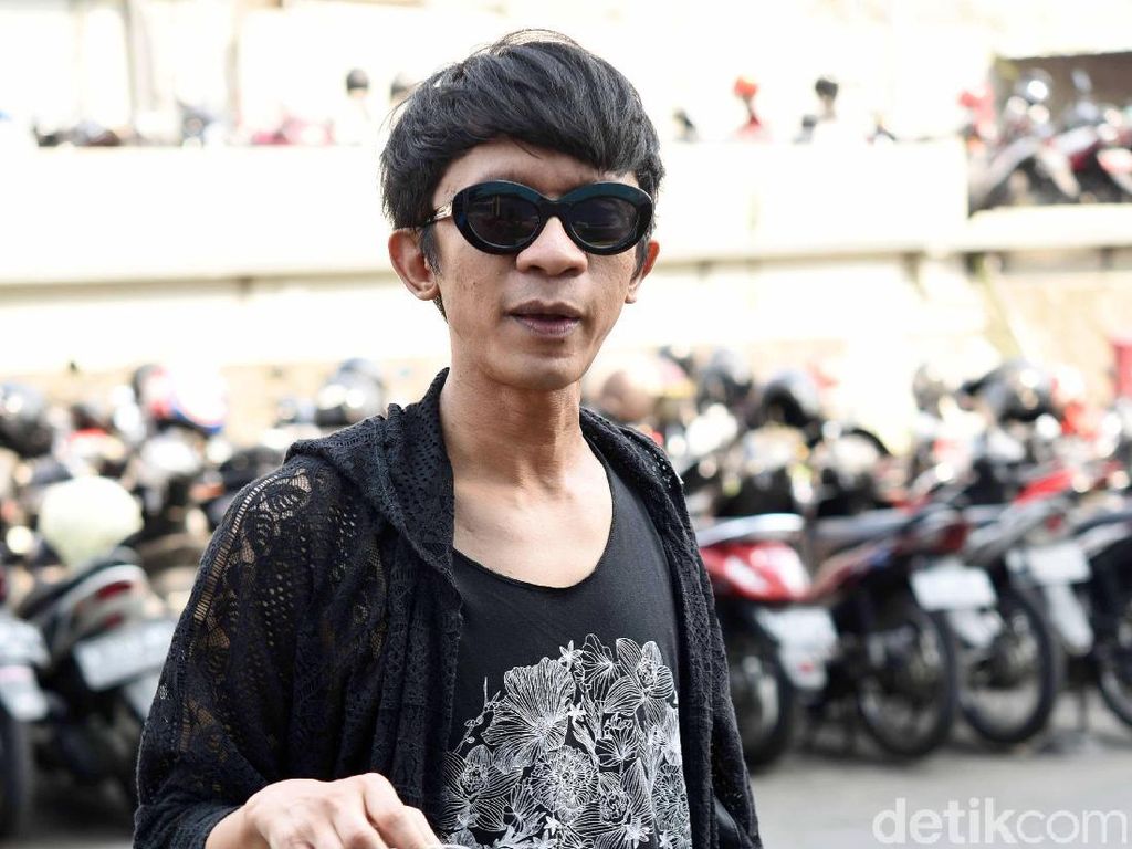 Kini Terkenal, Karier Aming Ternyata Dimulai Jadi Wardrobe Kini Terkenal, Karier Aming Ternyata Dimulai Jadi Wardrobe