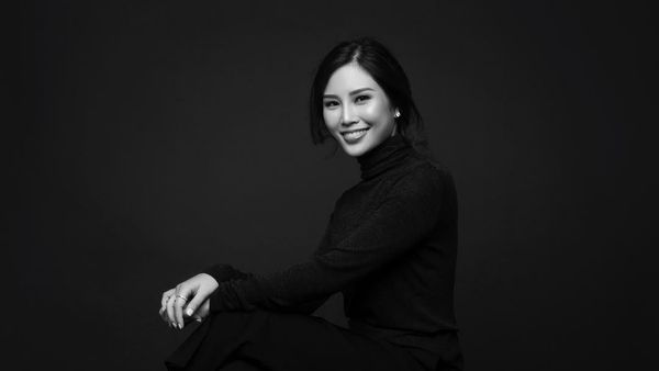 Gaya Elegan Angela Tanoesoedibjo yang Baru Ditunjuk Jadi Wakil Menteri