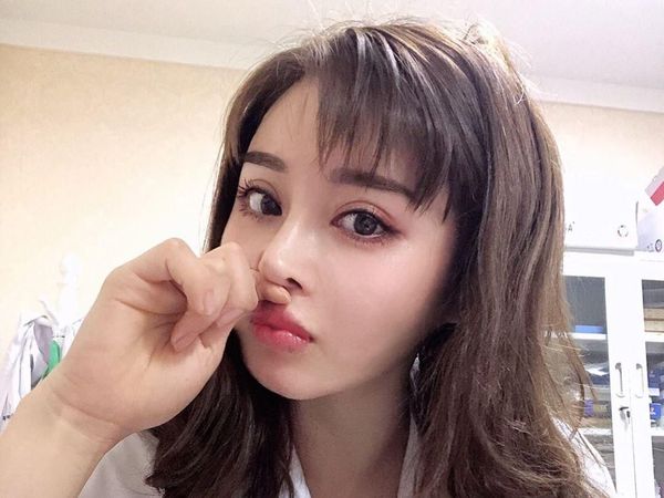 Foto: Kamu Nggak Akan Nyangka Dokter Berwajah Imut Ini Bertubuh Kekar