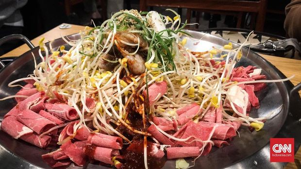 Bulgogi di Restoran Kongbul, Busan, Korea Selatan.
