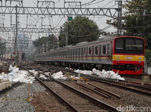 Atap Sempat Rusak, Stasiun Serpong Sudah Beroperasi Normal Atap Sempat Rusak, Stasiun Serpong Sudah Beroperasi Normal
