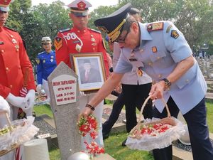 Hari Dharma Karyadhika, Yasonna dan Jajaran Kemenkum HAM Tabur Bunga