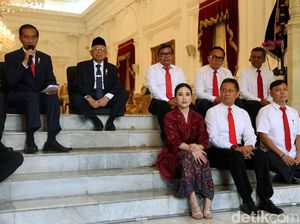 Berkebaya Merah, Angela Tanoesoedibjo Memesona di Pelantikan Wamen