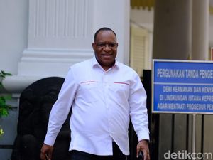 Wamen John Wempi Wetipo: Kursi Ke-6 PDIP dan Putra Papua Ke-2 di KIM