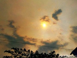 Langit Merah Hebohkan Warga Banyuwangi, Fenomena Apa?