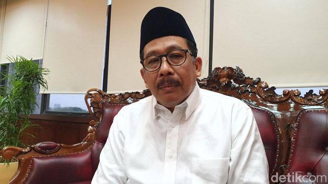 Viral Azan dengan Ajak Jihad, Wamenag Minta Ormas Beri Pencerahan Viral Azan dengan Ajak Jihad, Wamenag Minta Ormas Beri Pencerahan