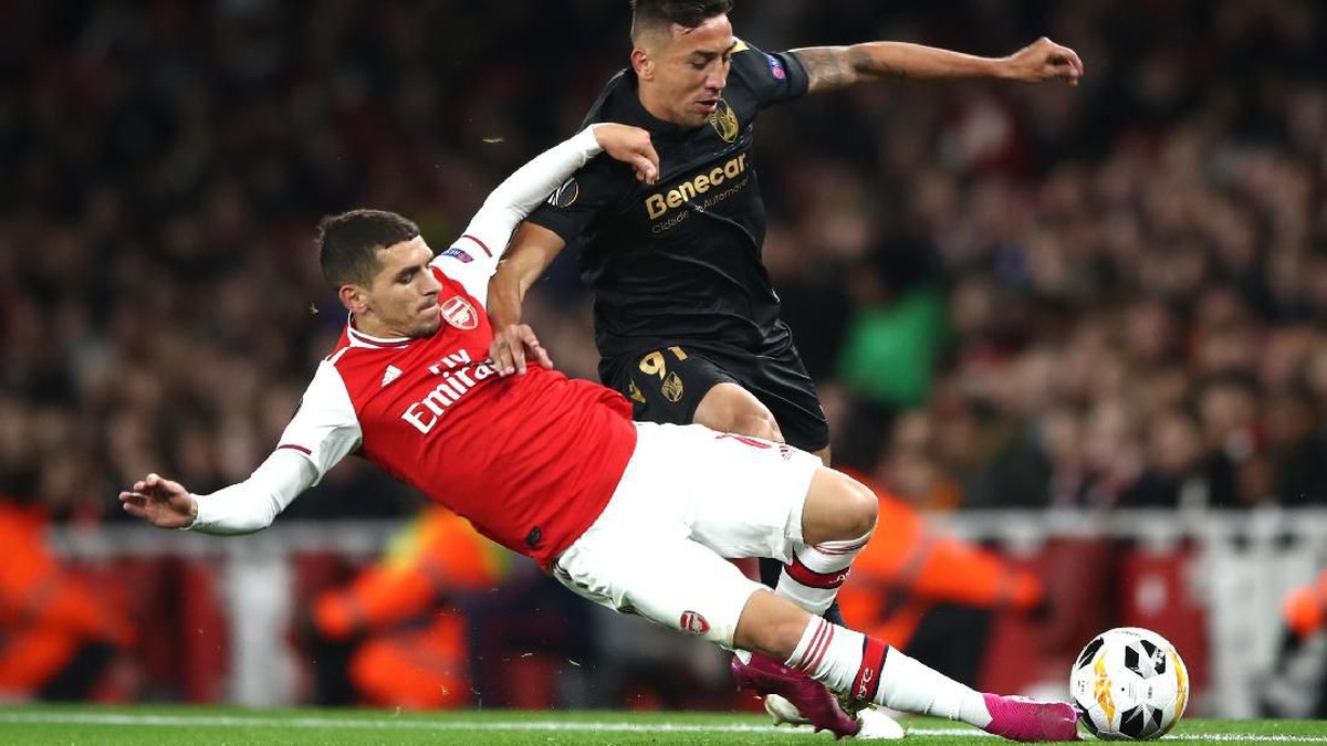 Arsenal sementara tertinggal 1-2 dari Vitoria de Guimaraes di babak pertama matchday Grup F Liga Europa. (Foto: Bryn Lennon/Getty Images)
