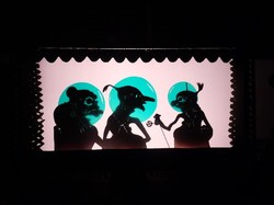 Cara Baru Nonton Wayang Sambil Berdonasi di Kampung Royo-royo