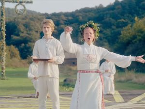 Barisan Makanan Keren yang Tampil di Dalam Film Horror Midsommar