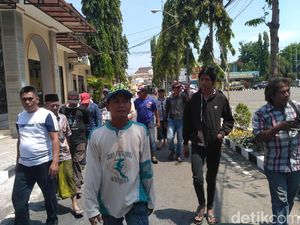 Palsukan Tanda Tangan Warga, Perangkat Desa di Situbondo Dilaporkan ke Polisi