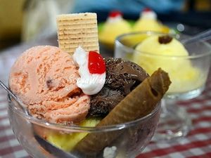 5 Es Krim Legendaris Indonesia yang Kenikmatannya Melegenda 5 Es Krim Legendaris Indonesia yang Kenikmatannya Melegenda