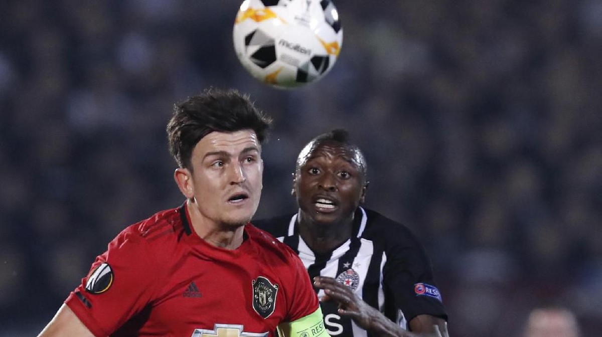 Harry Maguire saat mengapteni Manchester United menghadapi Partizan (AP Photo/Darko Vojinovic)
