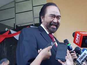 Surya Paloh Tak Bangga dengan Iklan Lutfi Bawa Bendera NasDem Surya Paloh Tak Bangga dengan Iklan Lutfi Bawa Bendera NasDem