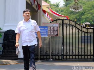 Jokowi Tugasi Surya Tjandra Bereskan Sengketa Tanah Jokowi Tugasi Surya Tjandra Bereskan Sengketa Tanah