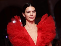 Kendall Jenner Dikecam Abaikan COVID-19 usai Gelar Pesta Halloween