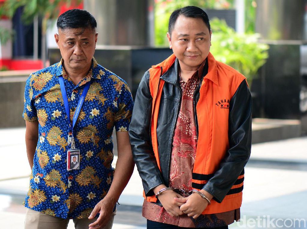 KPK Periksa Bupati Nonaktif Lampung Utara