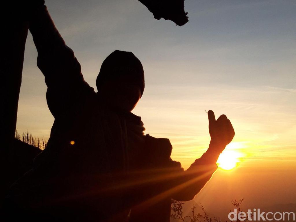 Uji Coba Jaringan di Gunung Bromo, Sinyal Smartfren Penuh Uji Coba Jaringan di Gunung Bromo, Sinyal Smartfren Penuh