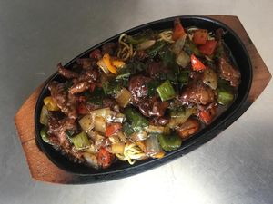 Makan Puas Nasi Kapau, Bakmi, hingga Sate Taichan yang Bikin Laper Makan Puas Nasi Kapau, Bakmi, hingga Sate Taichan yang Bikin Laper