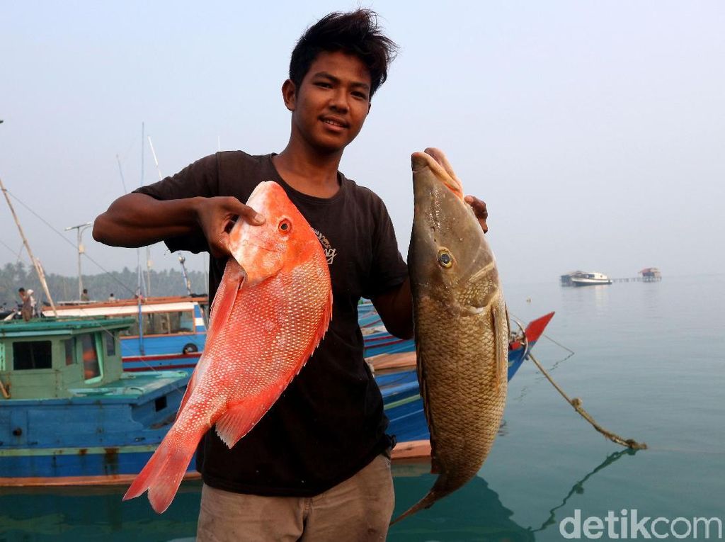 Habis Gelap Terbitlah Terang, Kisah Nelayan di Utara Indonesia Habis Gelap Terbitlah Terang, Kisah Nelayan di Utara Indonesia