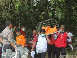 Sesosok Mayat Tanpa Identitas Ditemukan dengan Segepok Uang