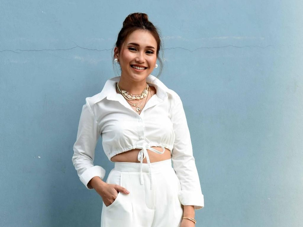 Ayu Ting Ting Batal Nikah, Adik Tulis Pesan Menyentuh Ayu Ting Ting Batal Nikah, Adik Tulis Pesan Menyentuh