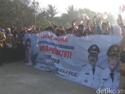 Pulang Kampung, Susi Pudjiastuti Disambut Meriah Warga Pangandaran