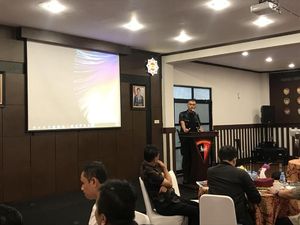 Polri Izinkan Jurnalis Naik ke Atas Mobil Taktis Saat Liput Demo Ricuh