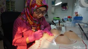 Foto: Payudara Prostetik yang Tampak Asli dan Proses Pembuatannya
