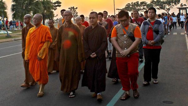 Wihara Ekayana Serpong Gelar Aksi Jalan Damai