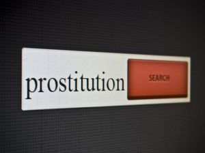 Polisi Bongkar Prostitusi Online di Soppeng, 2 Muncikari-3 PSK Diamankan Polisi Bongkar Prostitusi Online di Soppeng, 2 Muncikari-3 PSK Diamankan